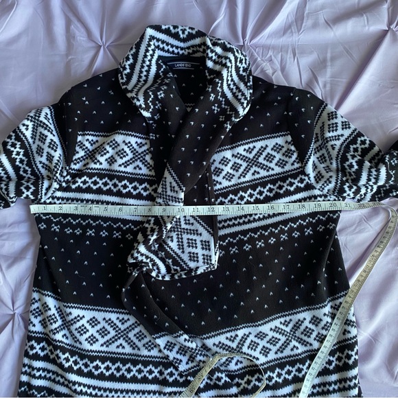 Lands End Women’s Fleece Open Front Cardigan Nordic Fair Isle Black & White 6-8 - Picture 3 of 7